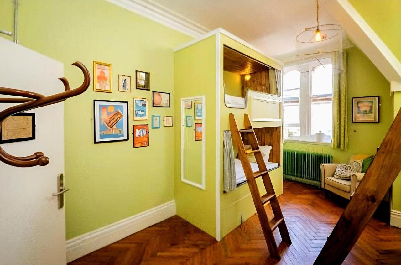 Mrs Potts Hostel Cardiff Buitenkant foto