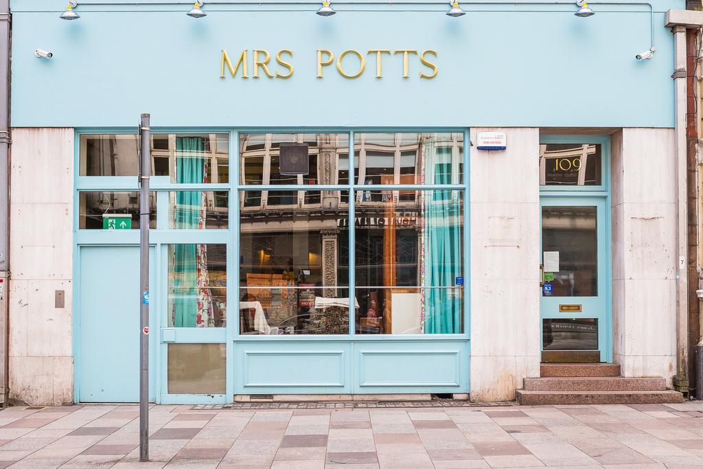 Mrs Potts Hostel Cardiff Buitenkant foto