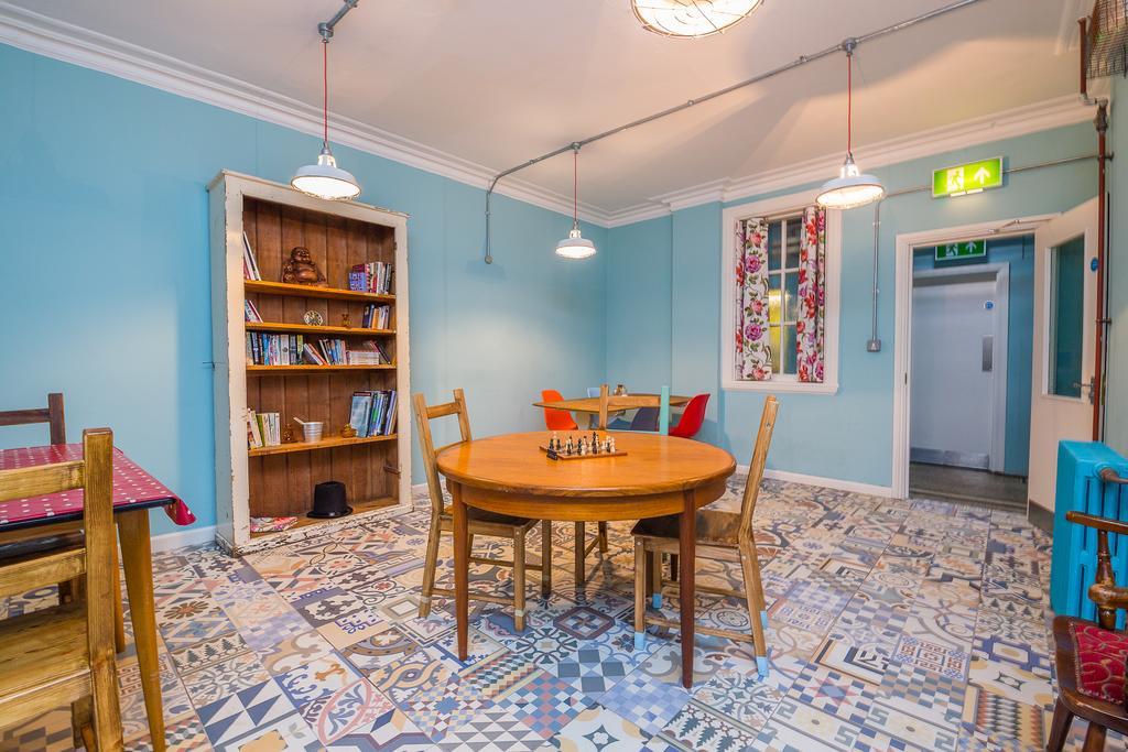 Mrs Potts Hostel Cardiff Buitenkant foto