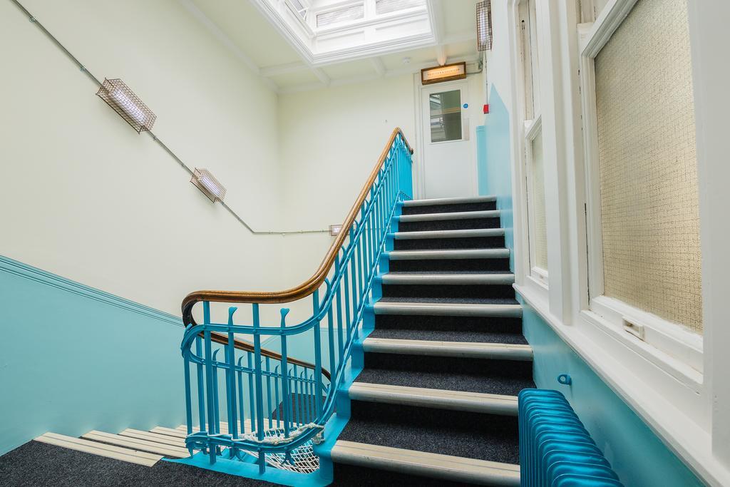Mrs Potts Hostel Cardiff Buitenkant foto