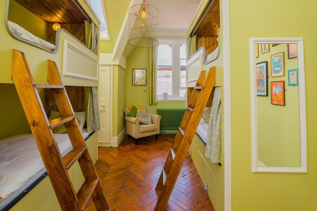 Mrs Potts Hostel Cardiff Buitenkant foto