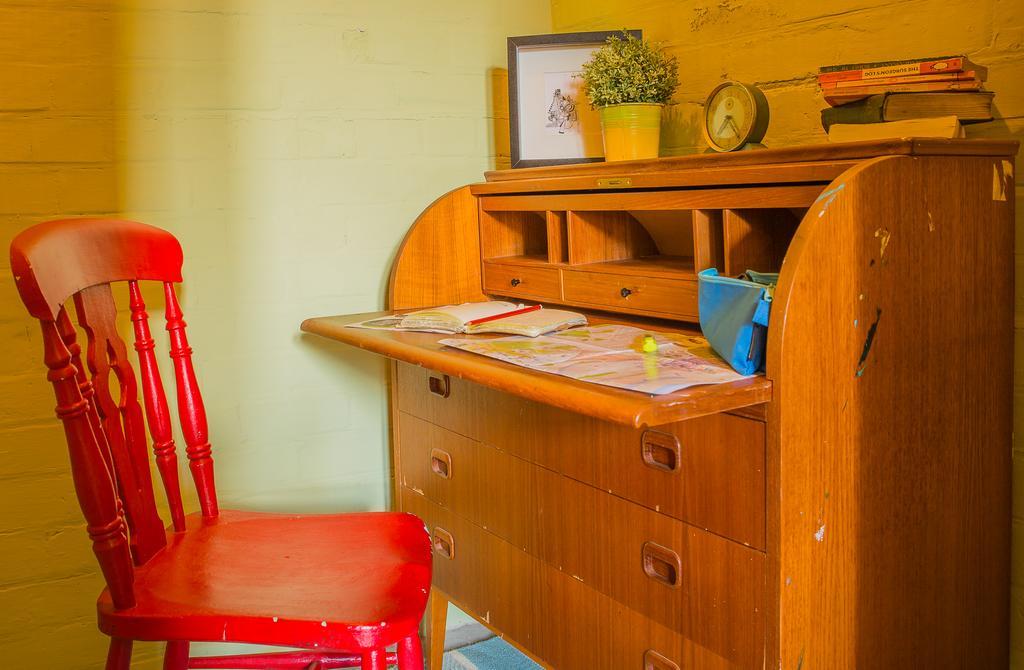 Mrs Potts Hostel Cardiff Buitenkant foto
